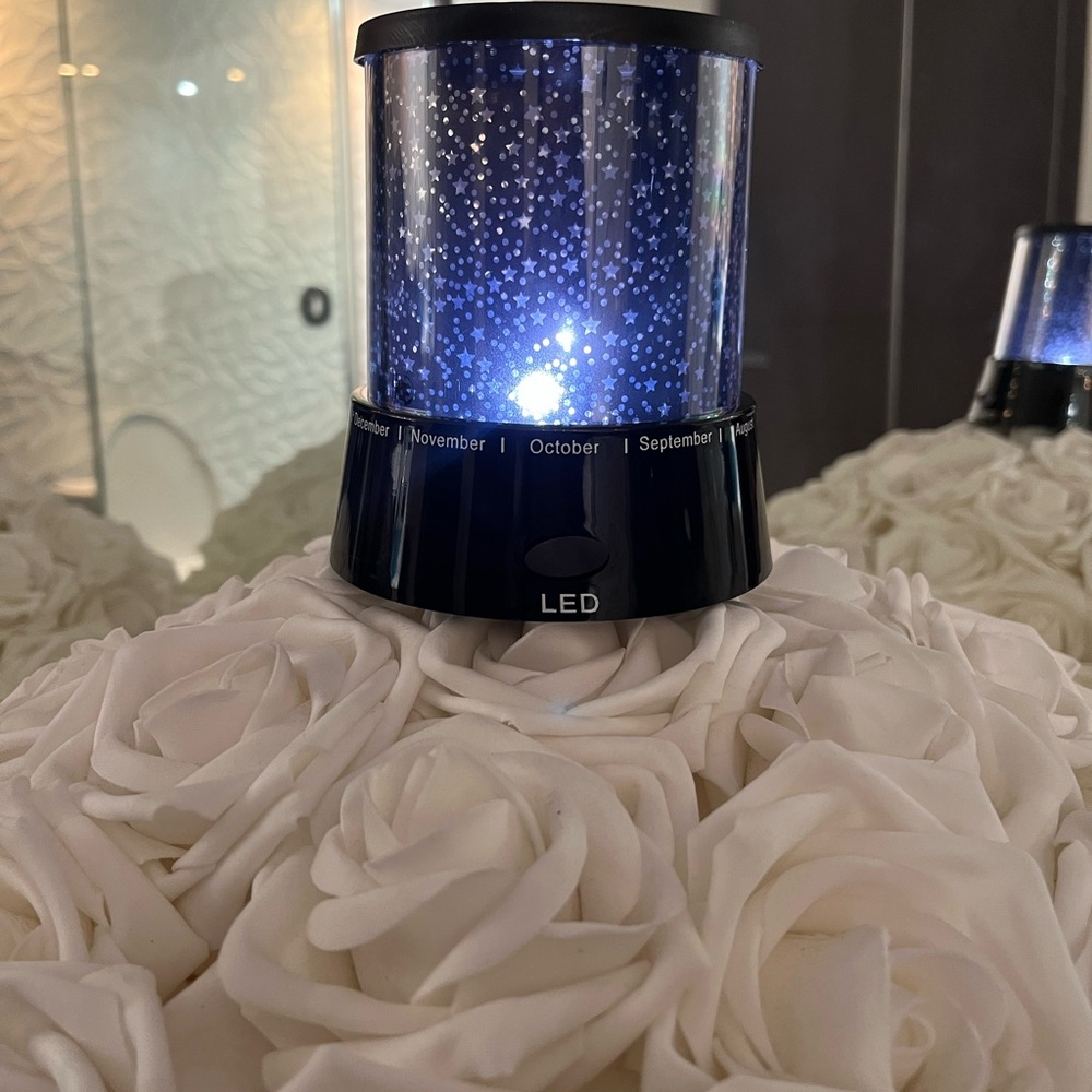 LED Star Projector night light - Picture 10 of 10